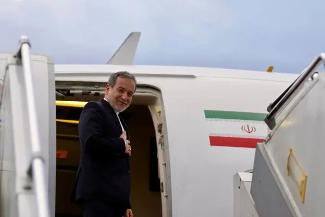  سید عباس عراقچی وزیر امور خارجه برای شرکت در نشست کنفرانس خلع سلاح و پنجاه و هشتمین نشست شورای حقوق بشر سازمان ملل وارد ژنو شد.