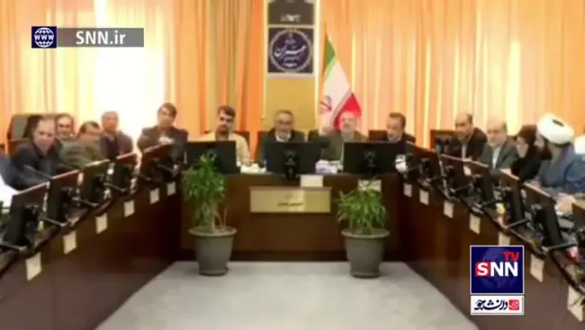  درگیری لفظی در نشست کمیسیون عمران مجلس با موضوع سانحه تصادف اتوبوس دانش‌آموزان کرمانی