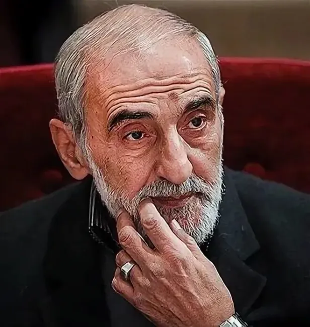  حسین شریعتمداری با نظر ستاد کل نیروهای مسلح هم مخالف است/ احتمال دارد پای فریب در میان باشد