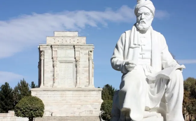 تناقض عجیب و جنجالی؛ فردوسی قرآنی بود یا عرب ستیز؟