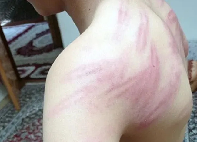 حکم اولیه معلم خاطی در سنندج صادر شد