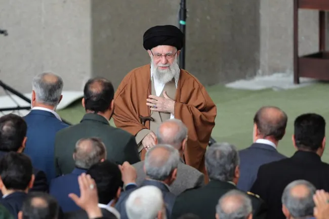 پس از ۳۶ سال رهبری؛ اکنون تدبیر شایسته یا تقابل نظامی؟ / آیا آیت‌الله خامنه‌ای در حساس‌ترین لحظه تاریخ خود اجازه جنگی تمام‌عیار را خواهد داد؟