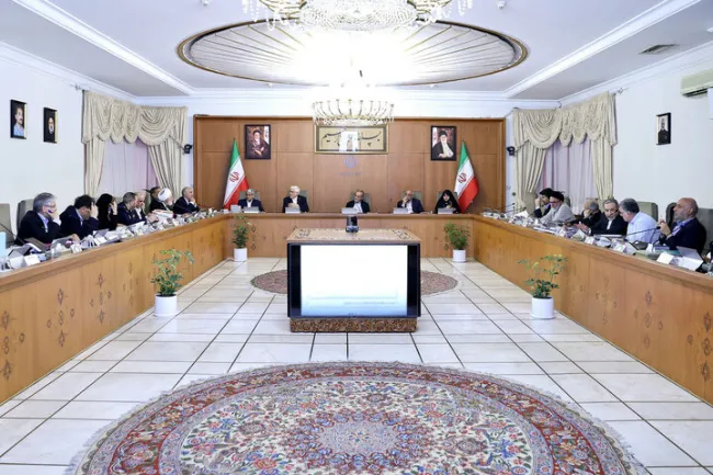  گزارش جامع وزیر امور خارجه از نخستین دور مذاکرات غیر مستقیم با آمریکا /هیات دولت از مجوز راهبردی رهبری قدردانی کردند