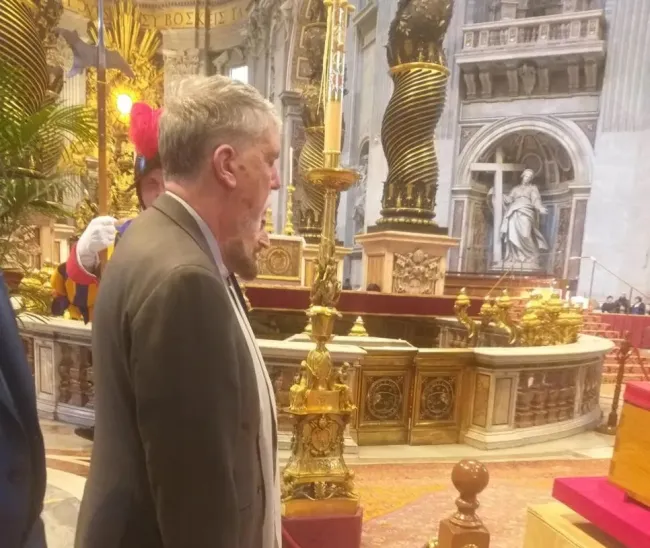 سید عباس صالحی، وزیر فرهنگ و ارشاد اسلامی، به نمایندگی از مسعود پزشکیان، برای شرکت در مراسم تشییع پاپ فرانسیس عازم رم شد. 