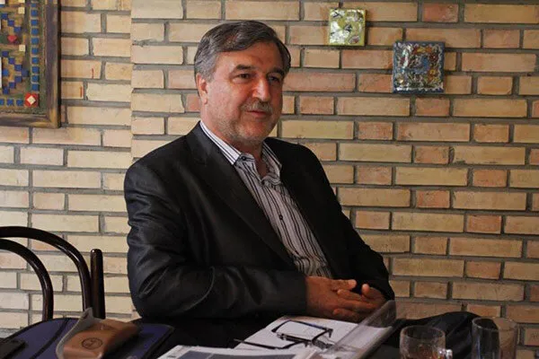  ۴۰۰ هزار مدیر در دولت داریم که با کل کارمندان دولت ژاپن برابری می‌کند/ هیچ وزارتخانه‌ای، آمار صحیح کارمندانش را ندارد