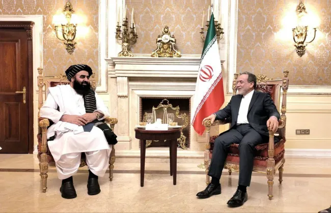  دیدار و گفتگوی امیرخان متقی سرپرست وزارت خارجه افغانستان با عراقچی در تهران 