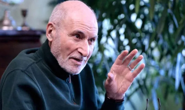 بهزاد نبوی: به گفت و گو و مذاکره خوشبینم