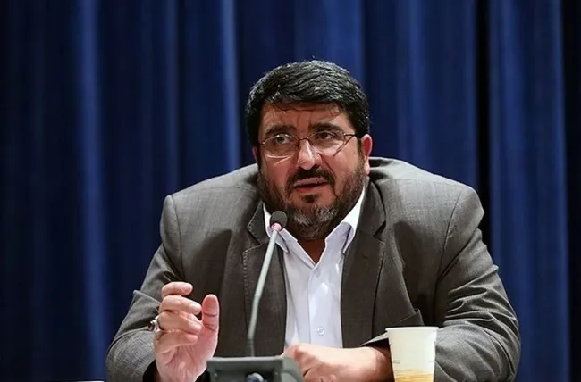فواد ایزدی روی آنتن صداوسیما: آمریکا به دنبال «سرنگونی نرم» جمهوری اسلامی است!