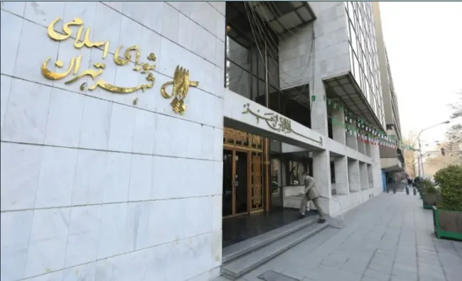  برق شورای شهر هم رفت! /خوب که وزیر نیرو امروز به شورا نیامدند؛ به بی‌برقی عادت ندارند!