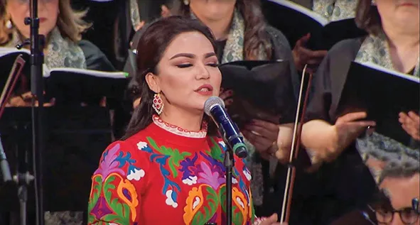 نگینه امانقلوا در تخت جمشید از مولانا خواند