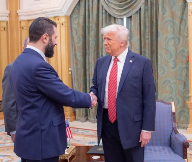 ترامپ خطاب به احمد الشرع، رئیس جمهور سوریه: شما یک فرصت عالی برای انجام کاری تاریخی در کشورتان دارید.