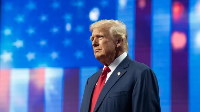 ترامپ: ایران اگر بخواهند مذاکره کند می‌داند که چطور با من تماس بگیرد / ایران باید توافقی که روی میز بود را قبول می‌کرد