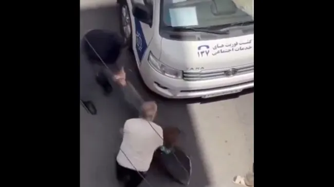واکنش شهرداری تهران به فیلم کشیدن یک زن توسط گشت فوریت های اجتماعی