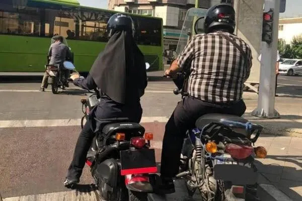 رئیس مرکز صدور گواهینامه پلیس راهور‌ خبرداد: صدور گواهینامه موتورسیکلت برای بانوان در انتظار مصوبه مجلس
