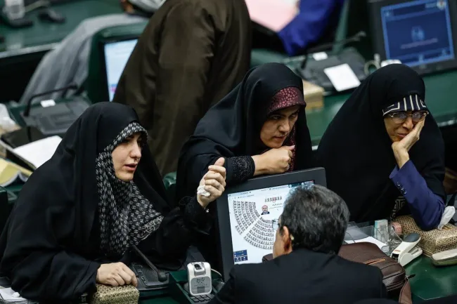  فلاحی: اکثریت آقایان در سلول های خاکستری شان، اعتقادی به توانایی زنان ندارند/ توان رقابت با مهمانی های گرانقیمت هتل‌های لوکس را نداریم
