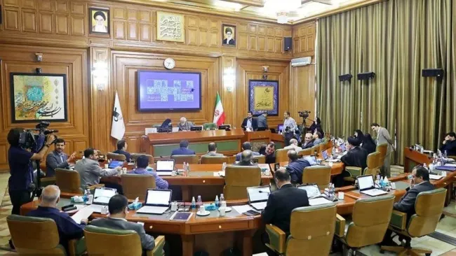 درگیری لفظی در صحن شورای شهر/ چمران عصبانی شد
