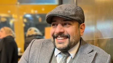 مورد عجیب وکیل بهنام نزادی و تجویز اعاده دادرسی های وی توسط دیوان عالی کشور و عدم پذیرش کامل شعب دادگاه های تجدید نظر مرکز استان مرکزی که یادتان هست؟