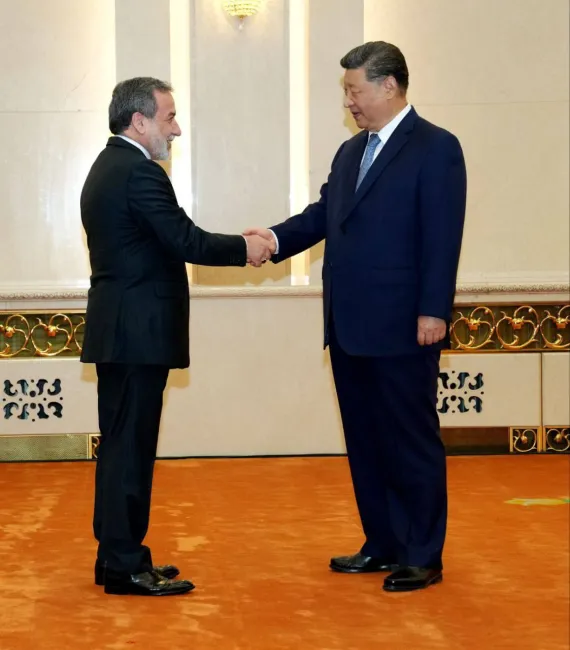  دیدار و گفت‌وگوی عراقچی وزیر امور خارجه با شی جین پینگ رئیس جمهور چین