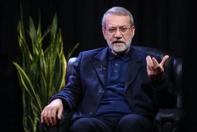 لاریجانی در واکنش به زدن فردو توسط آمریکا: بگذارید برای خودشان خوشحال باشند؛ بیشتر چیزی نمی‌گویم