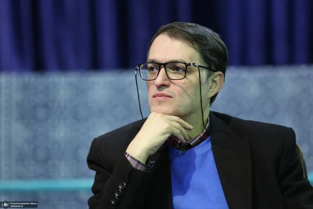 کنایه محمد قوچانی به وحید جلیلی: صحبت‌هایم را با «به نام خدا» شروع می‌کنم تا وحید جلیلی نگوید می‌خواهند نام خدا و پیغمبر نباشد برای همبستگی ملی