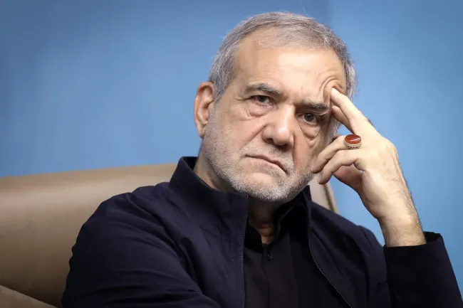  پزشکیان: امروز حتی آمادگی داریم بر مبنای انصاف و عدالت با اپوزیسیون نیز گفت‌وگو کنیم، چرا که حل مسائل کشور نیازمند گفت‌وگو و نه تقابل است.