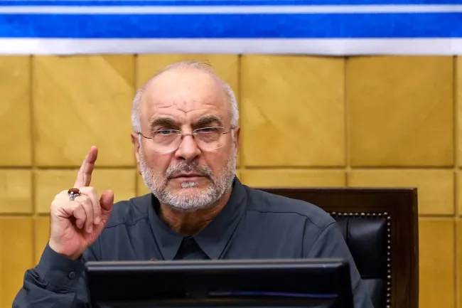  قالیباف: به آقای جبلی تذکر می‌دهم سکوهای داخلی باید رایگان تبلیغ شود/ صداوسیما کوتاهی می‌کند