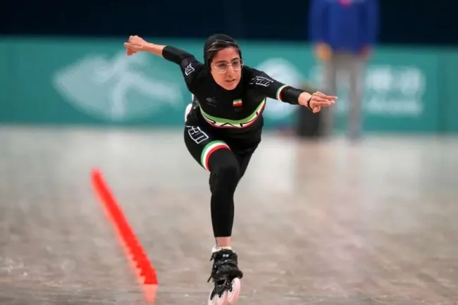 رومینا سالک، اسکیت باز ایرانی در مسابقات جهانی اسکیت، قهرمان جهان شد.