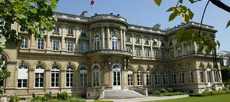 سخنگوی وزارت امور خارجه فرانسه به الجزیره: عملیات نظامی باید متوقف شود و همه باید به میز مذاکره بازگردند.