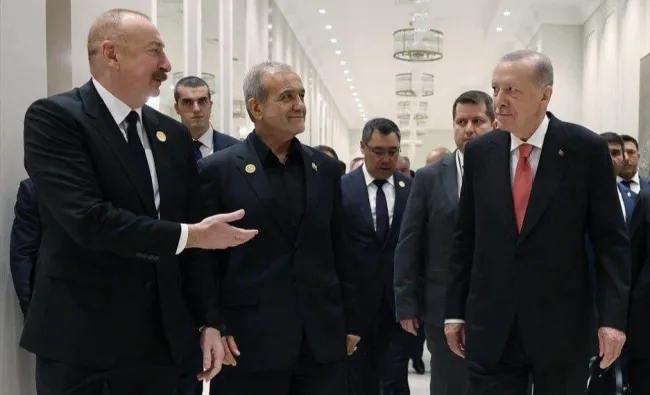  اردوغان، پزشکیان و علی اف در حاشیه اجلاس خانکندی