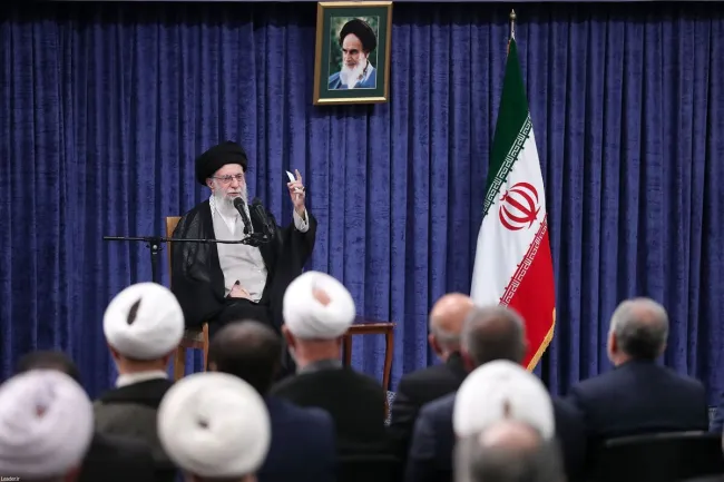  رهبر جمهوری اسلامی: یقه جنایتکار نباید رها شود/ قوه‌قضائیه باید به صورت جدی پیگیر جنایات اخیر در محاکم داخلی و خارجی باشد