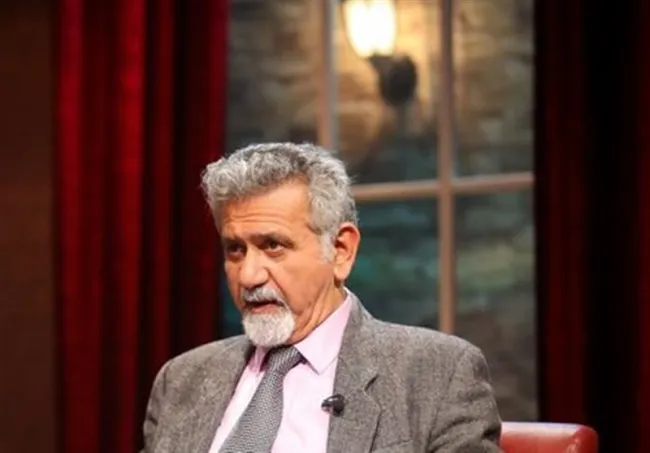 هیچ کشور خارجی‌‌ای پول خود را خرج آزادی و دموکراسی در ایران نمی‌کند و بیگانگان به دنبال منافع خودشان هستند. 