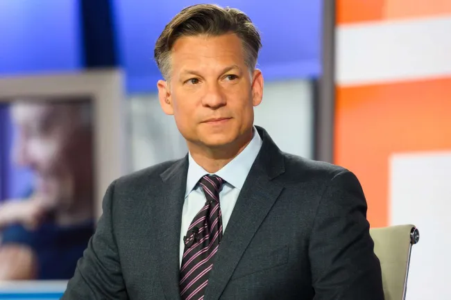 گزارش ریچارد انگل از شبکه NBC از نماز جمعه تهران