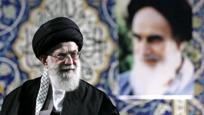  آیت‌الله قدم (های) بعدی خود را با اولین کار و رویکرد میدان جدید با بازیگری علی لاریجانی، آغاز کرد