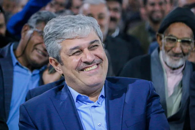 بالاخره بازپرس شعبه سوم دادسرای کارکنان دولت پس از چند سال قرار نهایی برای پرونده اتهامی غلامرضا تاجگردون صادر نمی کند؟