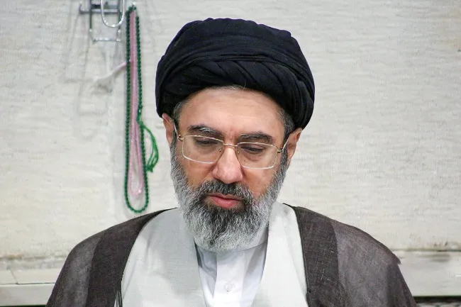 سید مجتبی خامنه‌ای رهبر جمهوری اسلامی در پی درگذشت مرجع تقلید آیت‌الله العظمی شیخ اسحاق فیاض پیام تسلیتی صادر کرد