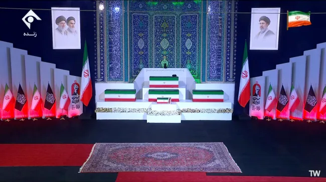 صرف‌نظر از هماهنگی‌های بین المللی و منطقه‌ای بنظر میرسد  احتمالاحضور فرمانده کل ارتش پاکستان و سپس نخست وزیر این کشور تضمین و نشانه‌ای از آن است که نمیتوان خطر تهاجم خارجی را برای رهبر سوم جمهوری اسلامی چندان جدی متصور شد