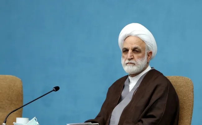 البته همانطور که پیشتر نوشتم هنوز مشخص نیست در دوره جدید جمهوری اسلامی رهبر سوم بنا دارد