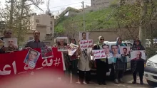  تجمع خانواده‌های زندانیان مقابل اوین در اعتراض به احکام اعدام