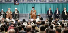  آیت‌الله خامنه‌ای در دیدار مسئولان نظام و سفرای کشورهای اسلامی: سرعت حوادث امروز اقتضا می کند همه کسانی که خود را در این حوادث دخیل یا متأثر می دانند آنها هم با سرعت و با دقت این حوادث را دنبال کنند و جایگاه خودشان را مشخص کنند؛ 