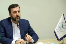 سفیر ایران در عمان: شایعه خودکار طلاکاری شده و غریب آبادی دروغ است