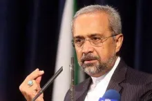 محمد نهاوندیان، معاون اقتصادی رئیس جمهور اسبق: گاهی شعار ضد خارج دادیم ولی در عمل اثر گذاری خارجی را بر زندگیمان افزایش دادیم!