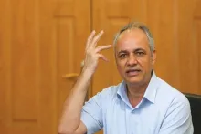  انتقاد تند احمد زیدآبادی: هیچ سیاست روشنی بر دستگاه عریض‌وطویل صداوسیما حاکم نیست/ صداوسیما تبدیل به سازمانی آشوب‌‏زا و کج‏‌کارکرد شده است
