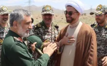 بازدید امیر صباحی‌فرد و سردار حاجی‌زاده از مواضع پدافندی نطنز و خنداب