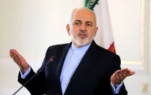 ظریف: چه روس پرست بودن و چه روس ستیز بودن، چه آمریکا پرست بودن، چه آمریکا ستیز بودن همگی این ها ناشی از جهل است.