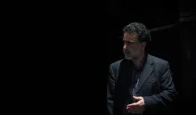  تاج‌زاده از زندان اوین: حمایت از تجاوز ارتش بیگانه، آن‌هم به دستور کسی‌که دیوان بین‌المللی لاهه او را به جنایت جنگی متهم کرده، فاقد توجیه سیاسی و اخلاقی است و در ایران پسامشروطه سابقه ندارد