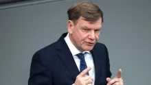 آسوشیتدپرس به نقل از وزیر خارجه آلمان: اگر ایران از معاهده منع گسترش سلاح‌های هسته‌ای خارج شود، با انزوای بیشتری روبه‌رو خواهد شد.