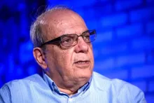  عباس عبدی: راه زیادی برای ترمیم شکاف ناشی از اعتراضات ۱۴۰۱ مانده است