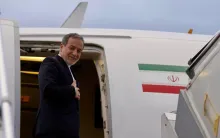  عباس عراقچی پس از مشورت با دبیرخانه شورای عالی امنیت ملی و شورای راهبردی سیاست خارجی قرار بود بازهم به وین برود اما ناگهان تکذیب شد و قرار شد برود نیویورک